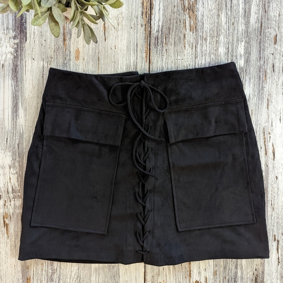 Brunette the Label Faux Suede Black Mini Skirt Women's XS - Picture 2 of 7